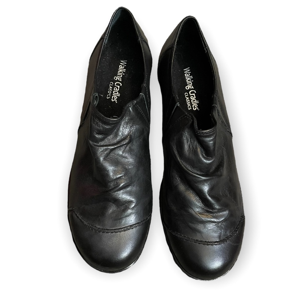 NIB Walking Cradles Casual Shoes